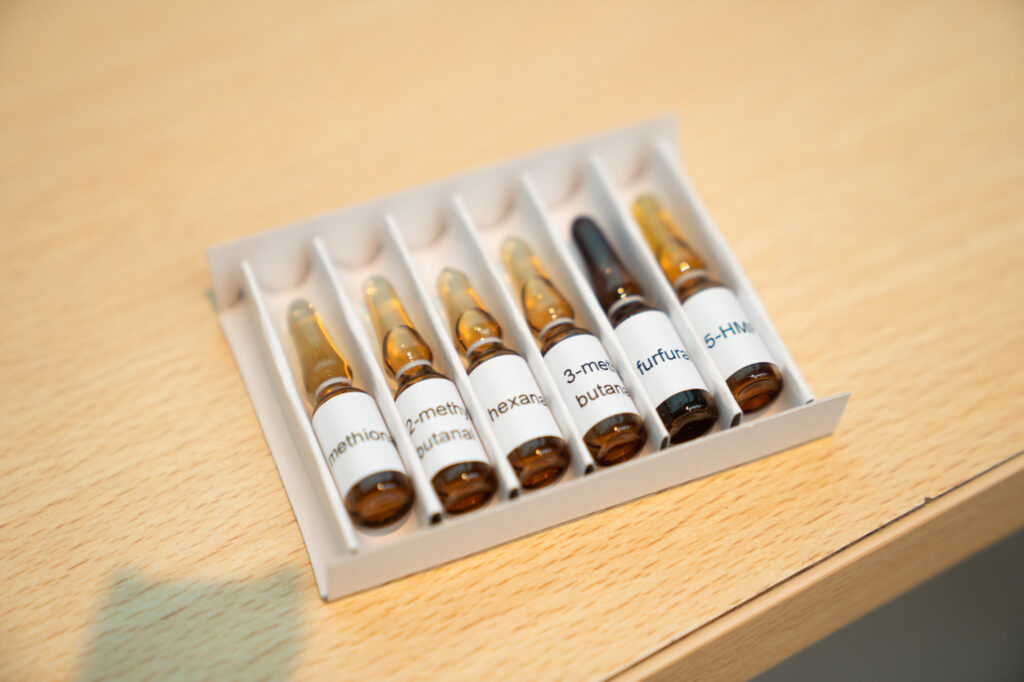 Labelled off-flavour reference ampoules