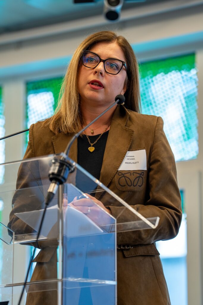 Speaker at the lectern